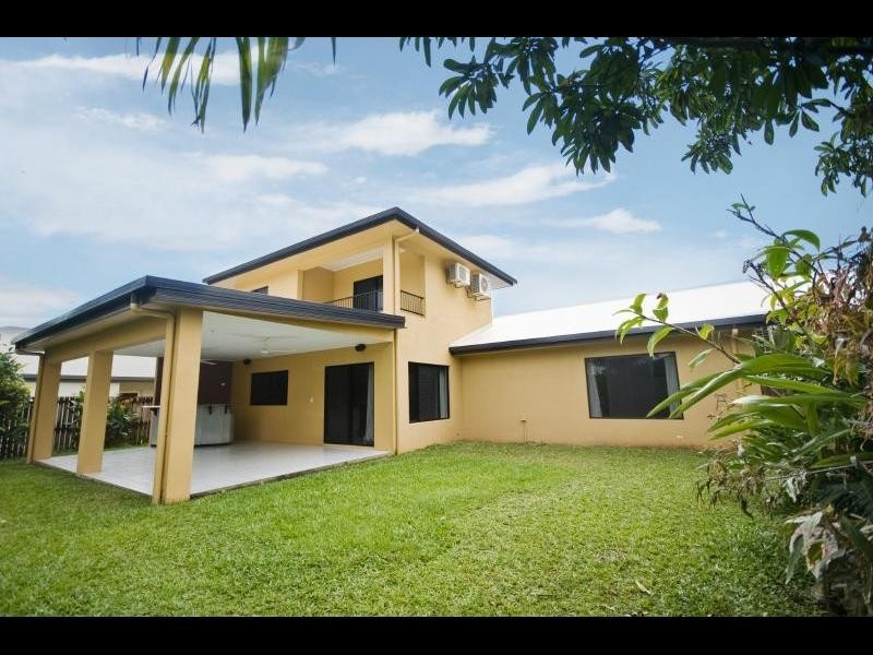38 Bassett Street, Kanimbla QLD 4870