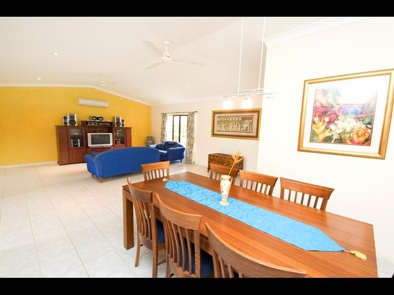 38 Bassett Street, Kanimbla QLD 4870