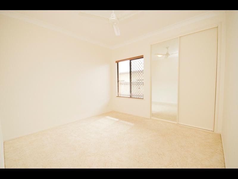 38 Bassett Street, Kanimbla QLD 4870