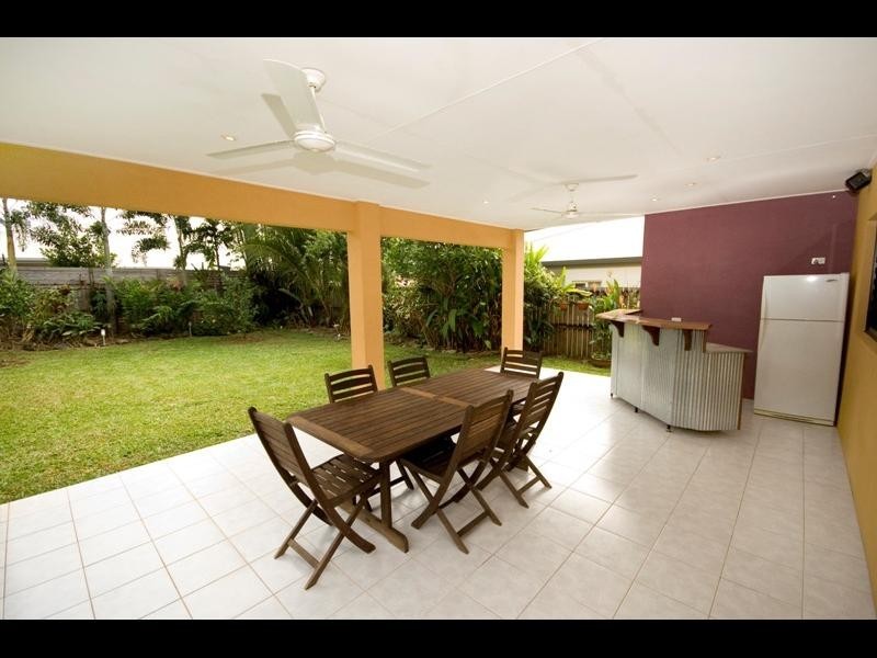 38 Bassett Street, Kanimbla QLD 4870