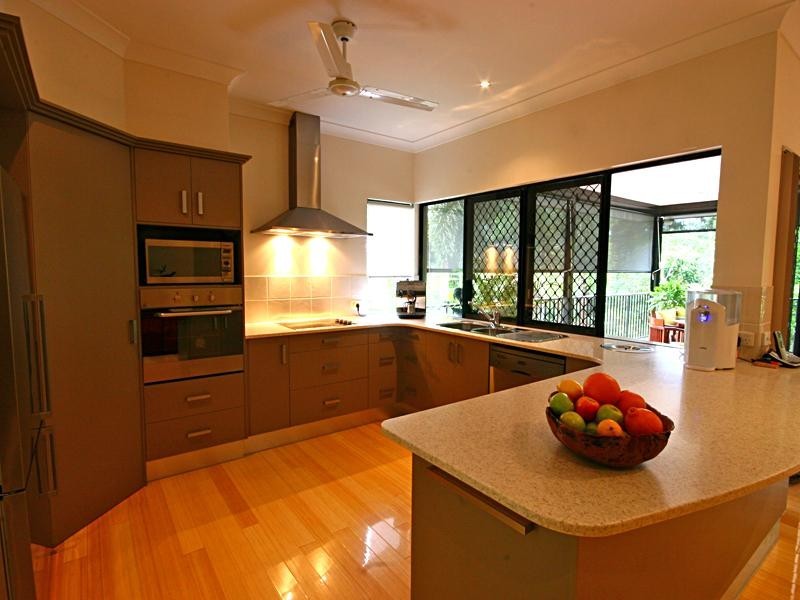 6 Grace Close, Whitfield QLD 4870