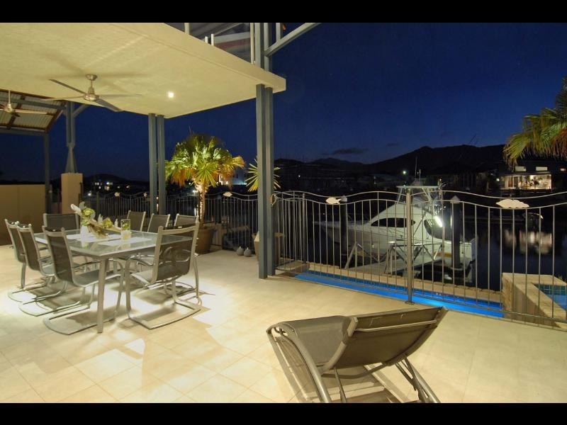 19 Brindabella Quay, Trinity Park QLD 4879