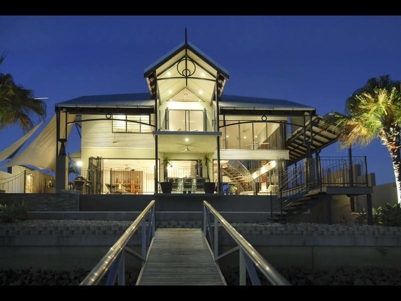 19 Brindabella Quay, Trinity Park QLD 4879