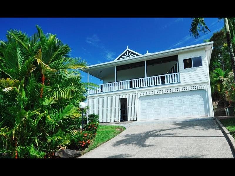 15 Minerva Avenue, Mooroobool QLD 4870