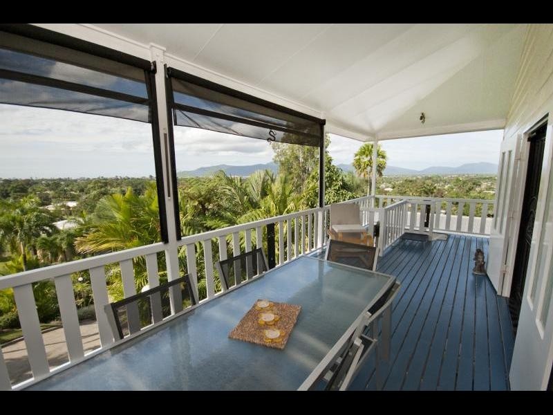 15 Minerva Avenue, Mooroobool QLD 4870