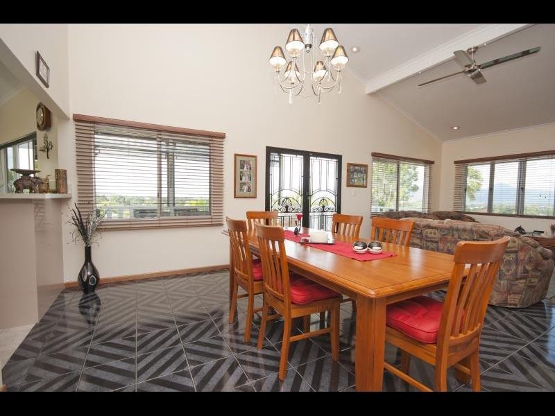 15 Minerva Avenue, Mooroobool QLD 4870