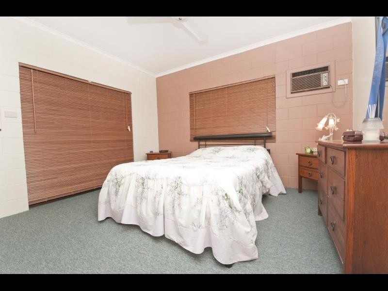 8 Harrison Close, Kanimbla QLD 4870
