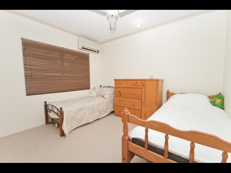 8 Harrison Close, Kanimbla QLD 4870