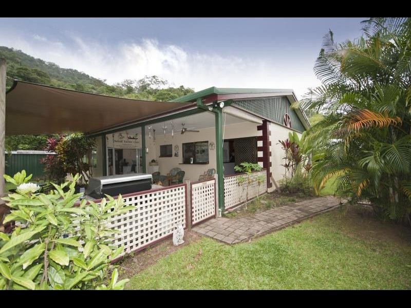 8 Harrison Close, Kanimbla QLD 4870