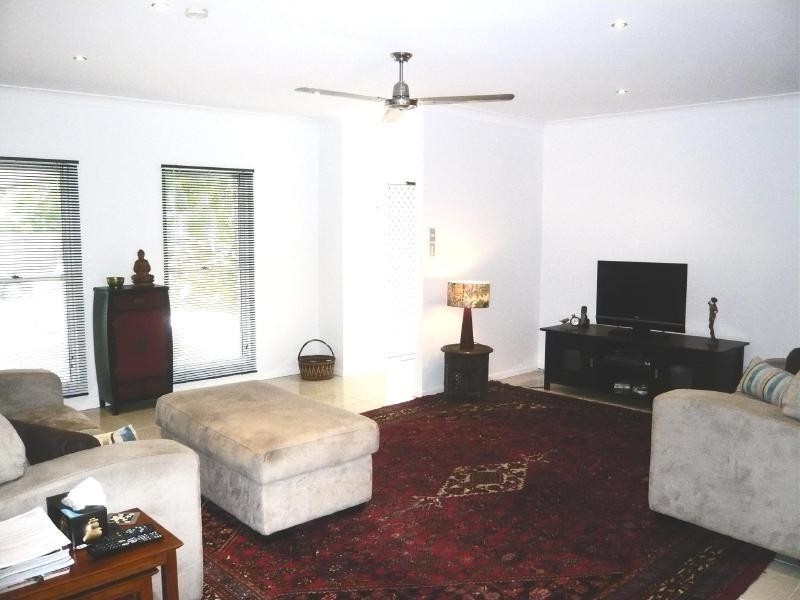 2/62 Veivers Road (1 Cowrie St), Palm Cove QLD 4879