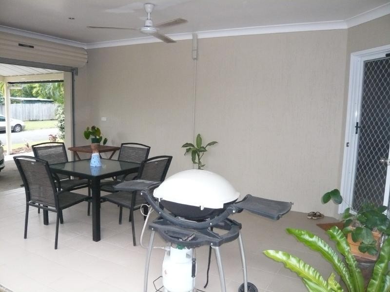 2/62 Veivers Road (1 Cowrie St), Palm Cove QLD 4879