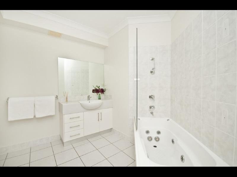 10/72 Digger Street, Cairns North QLD 4870