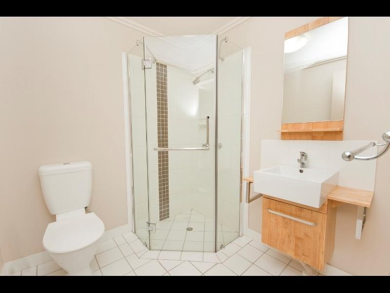 316/6-8 Centenary Close, Manoora QLD 4870