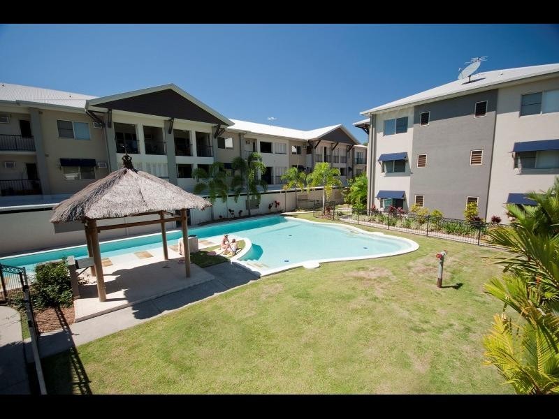 316/6-8 Centenary Close, Manoora QLD 4870