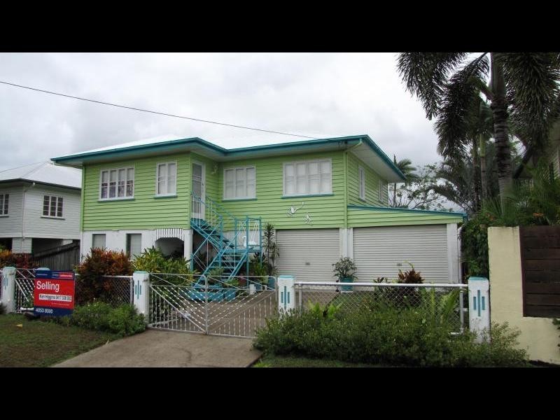 33 Jones Street, Westcourt QLD 4870