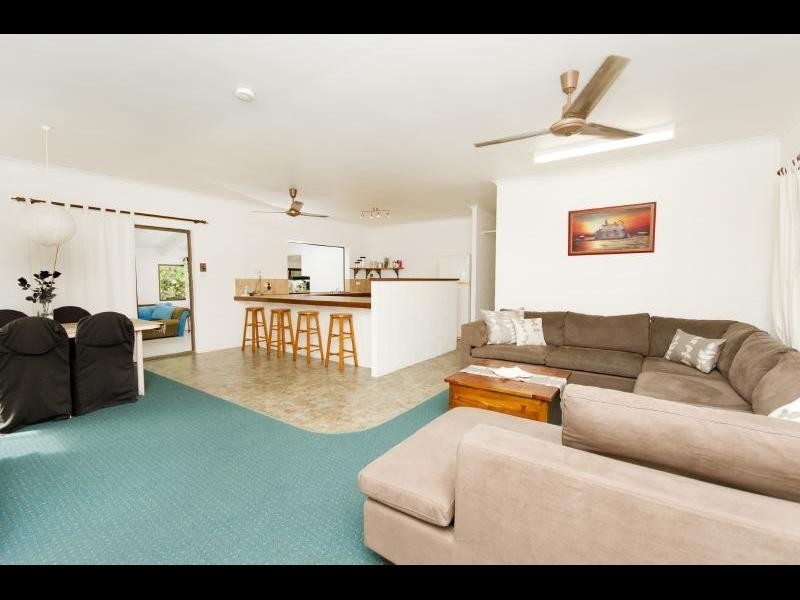 25 Serissa Street, Mooroobool QLD 4870