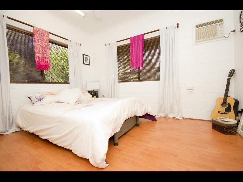 25 Serissa Street, Mooroobool QLD 4870