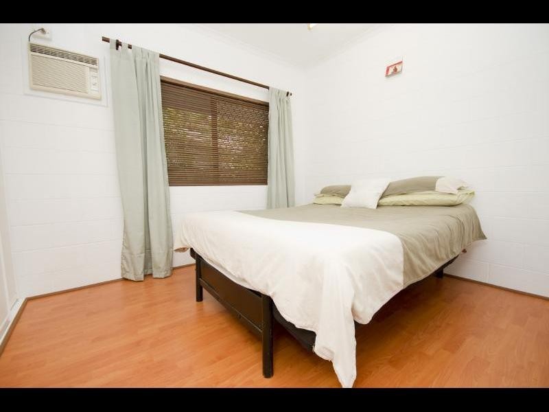 25 Serissa Street, Mooroobool QLD 4870