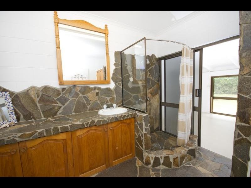 25 Serissa Street, Mooroobool QLD 4870