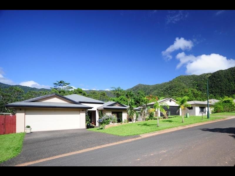 33 Goodsell Drive, Bentley Park QLD 4869