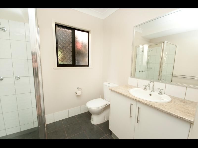 2/7 Tenni Street, Redlynch QLD 4870