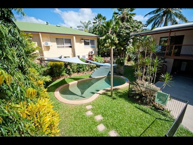 2/7 Tenni Street, Redlynch QLD 4870