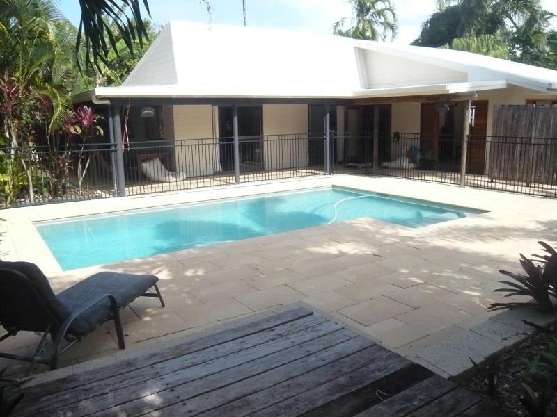 8 Wabag Close, Trinity Beach QLD 4879