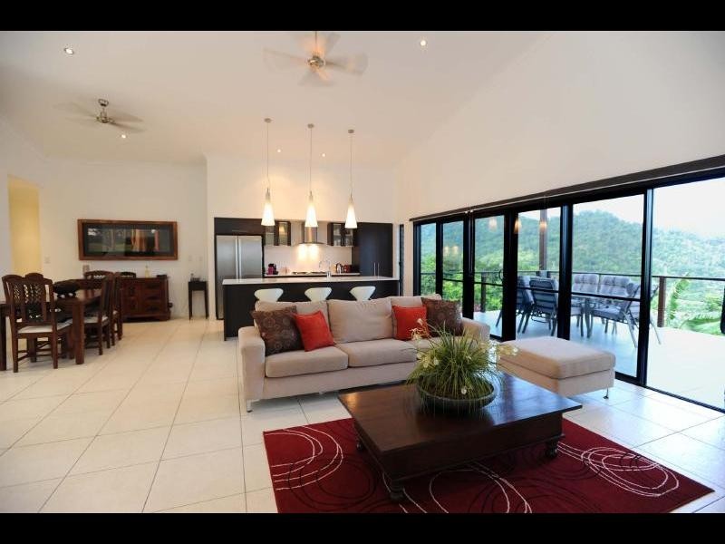 19 The Peak, Brinsmead QLD 4870
