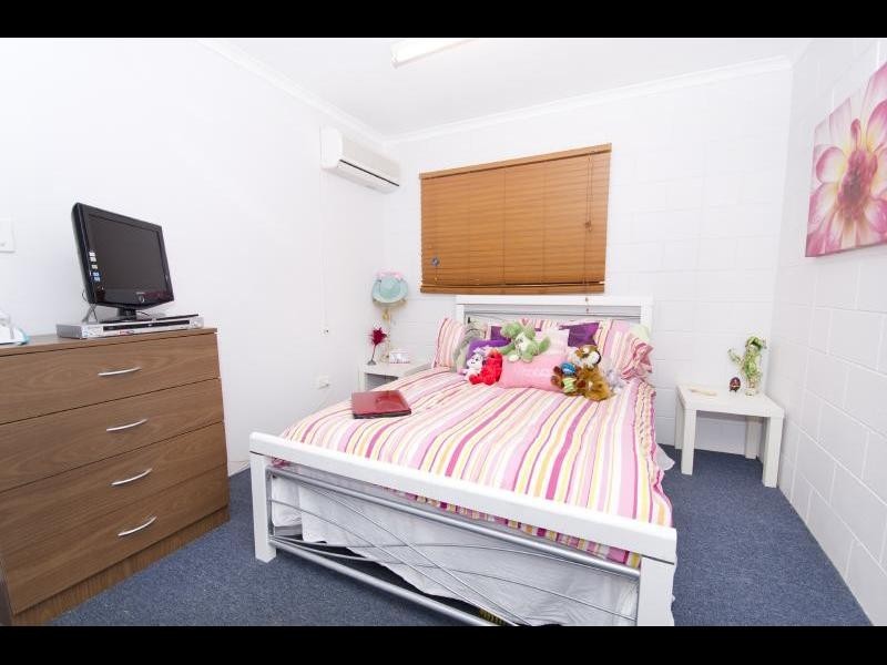 18 Pepperina Street, Mooroobool QLD 4870