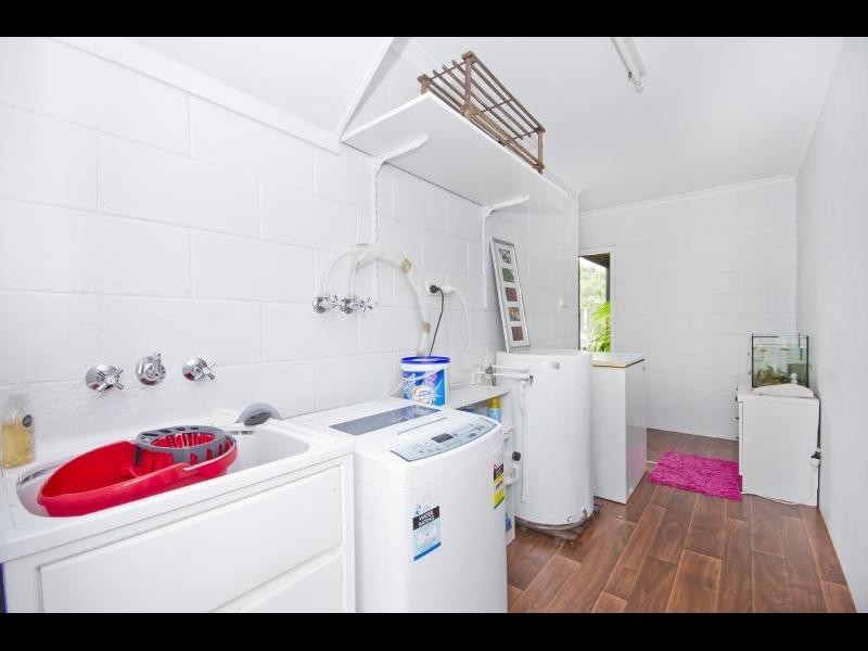 18 Pepperina Street, Mooroobool QLD 4870