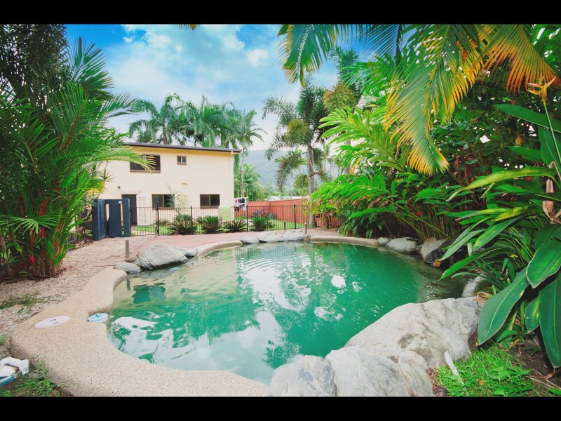 18 Pepperina Street, Mooroobool QLD 4870