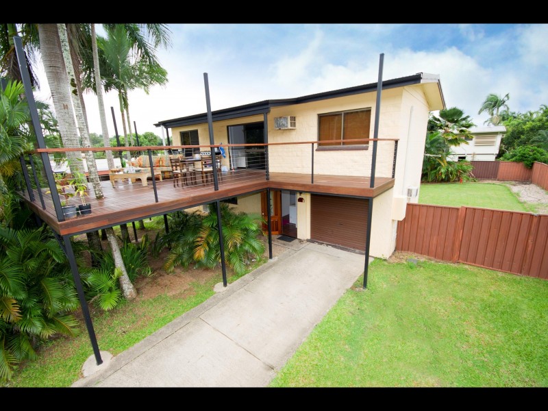 18 Pepperina Street, Mooroobool QLD 4870