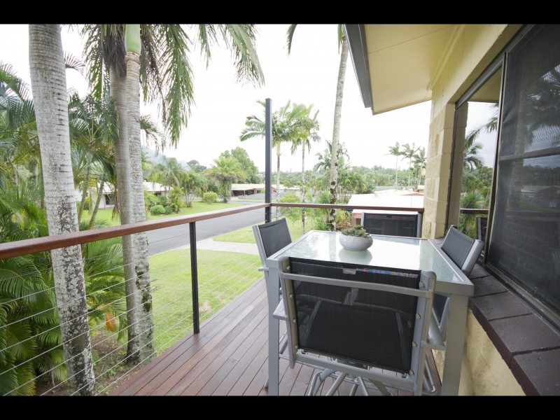 18 Pepperina Street, Mooroobool QLD 4870