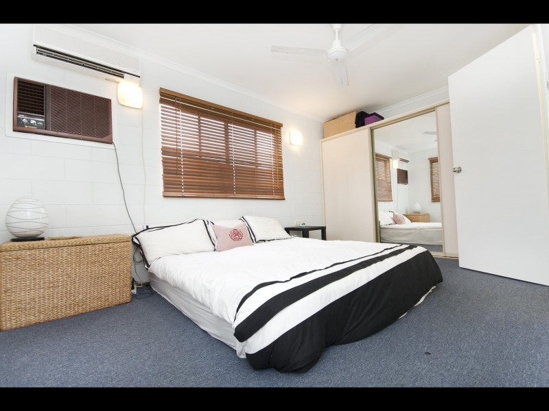 18 Pepperina Street, Mooroobool QLD 4870