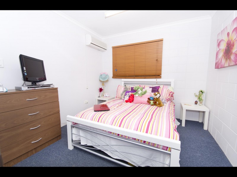 18 Pepperina Street, Mooroobool QLD 4870