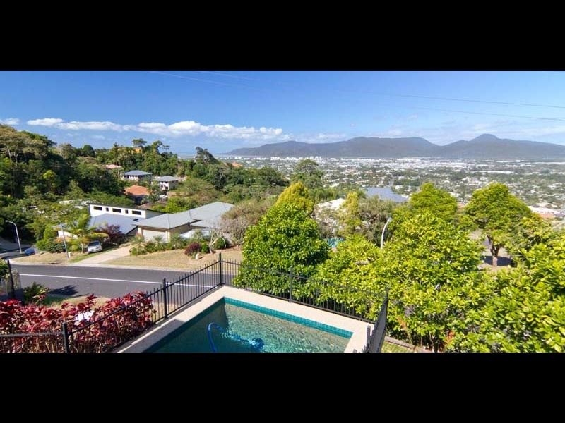 17 Oceanview Place, Mooroobool QLD 4870