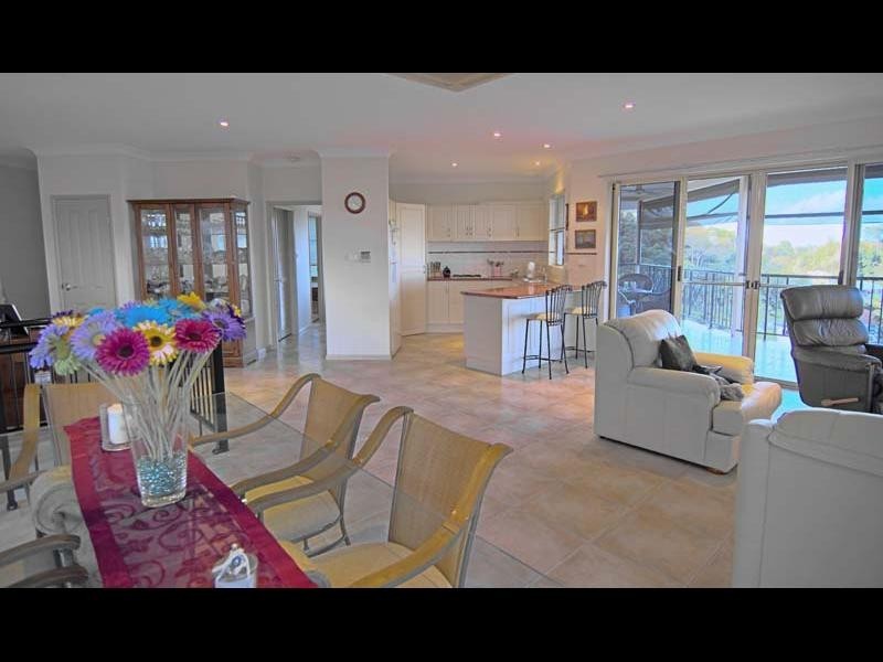 17 Oceanview Place, Mooroobool QLD 4870