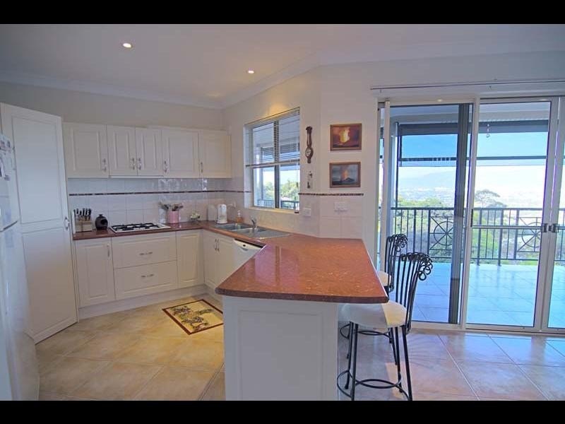 17 Oceanview Place, Mooroobool QLD 4870