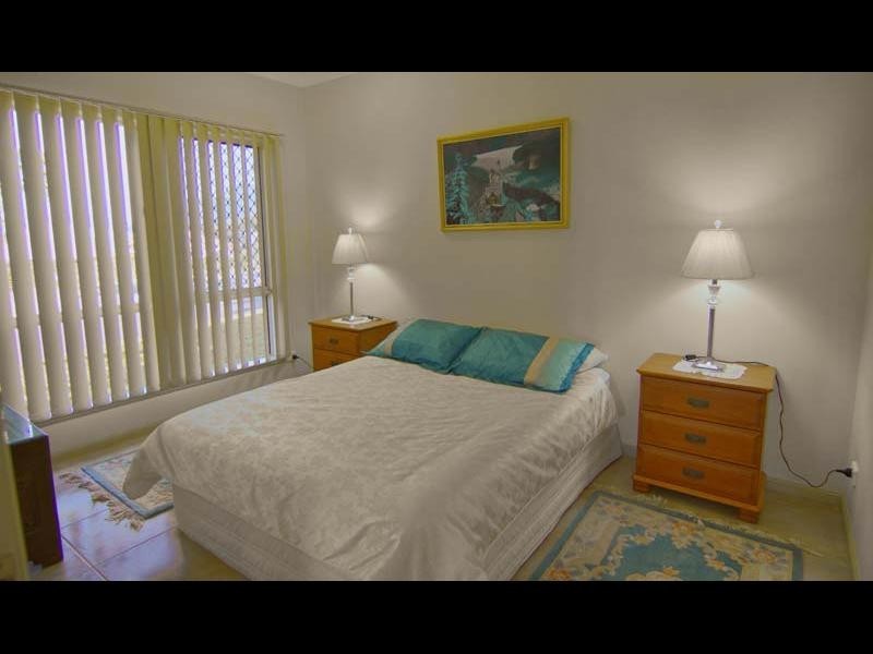 17 Oceanview Place, Mooroobool QLD 4870