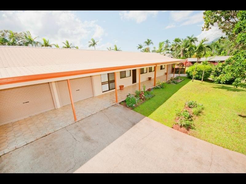 8 Violet Street, Mooroobool QLD 4870