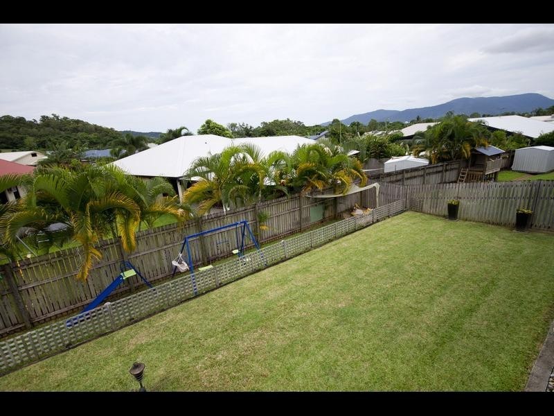 32 Nell Close, Kanimbla QLD 4870