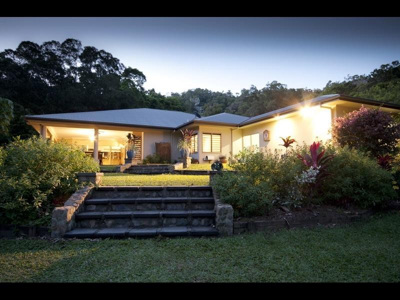 Clifton Beach QLD 4879
