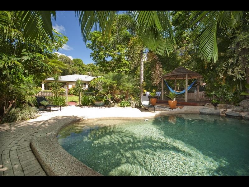 Clifton Beach QLD 4879