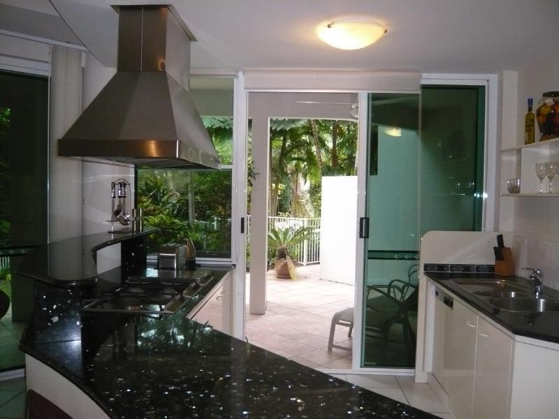 2/2 Deauville Close, Yorkeys Knob QLD 4878