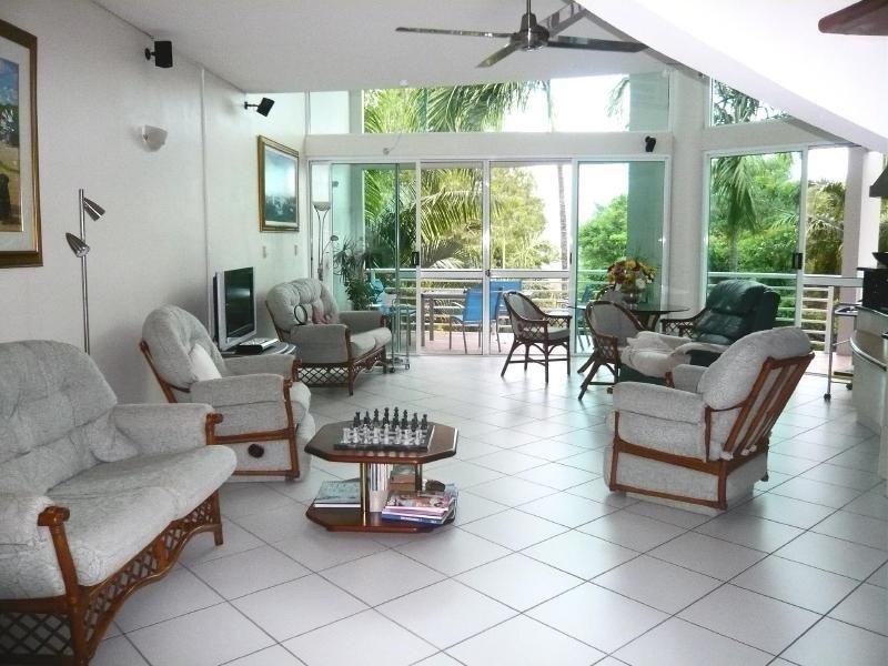 18/2 Deauville Close, Yorkeys Knob QLD 4878