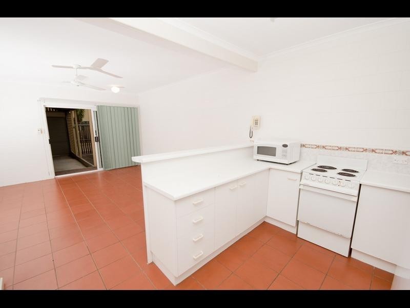 6/3 Tenni Street, Redlynch QLD 4870
