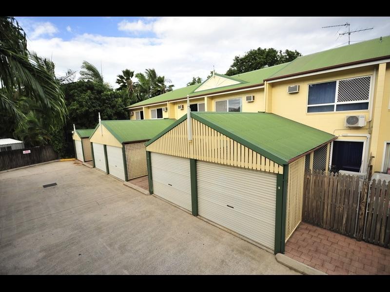 6/3 Tenni Street, Redlynch QLD 4870