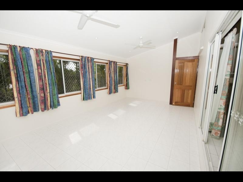 19 Southerden Drive, Mooroobool QLD 4870