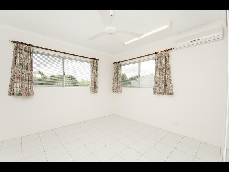 19 Southerden Drive, Mooroobool QLD 4870