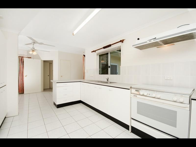 19 Southerden Drive, Mooroobool QLD 4870